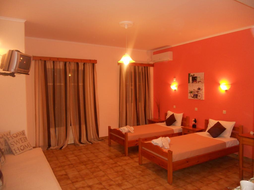 Elli Marina Studios And Apartments Benitses  Room photo